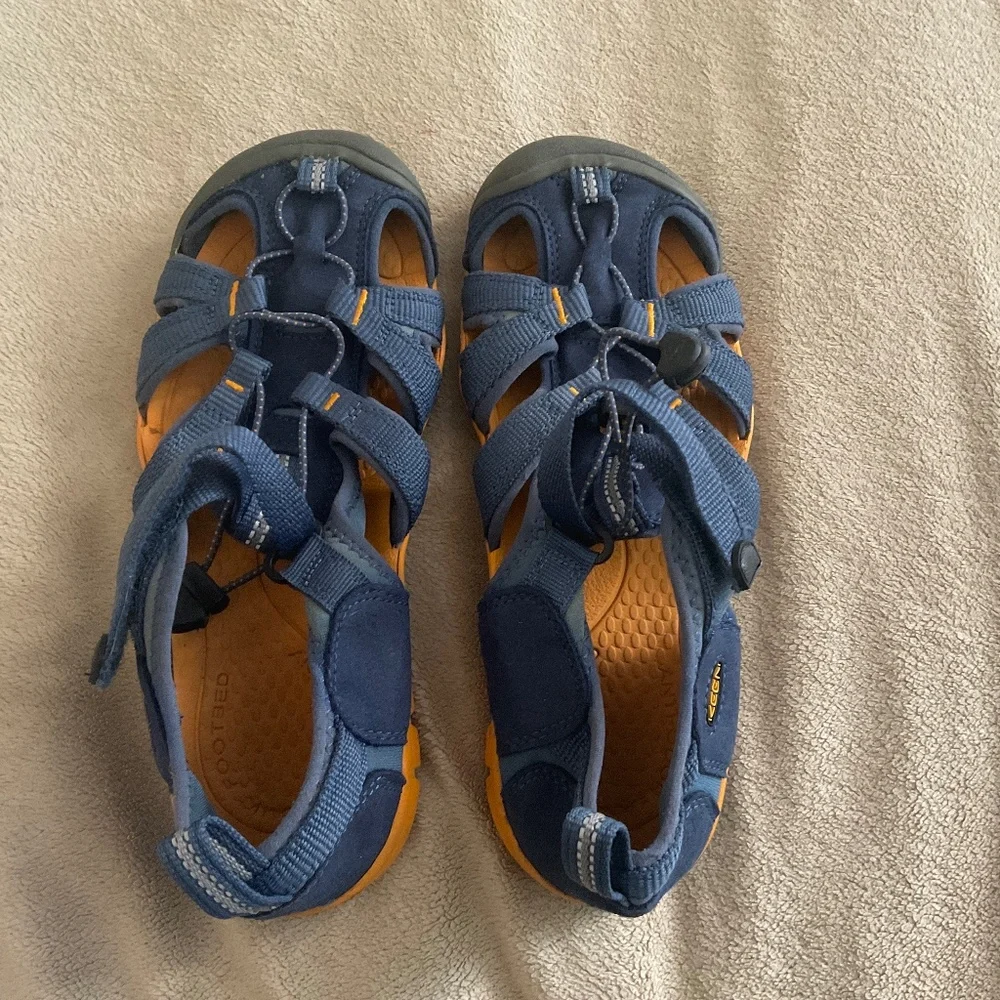 Keen boys sandals